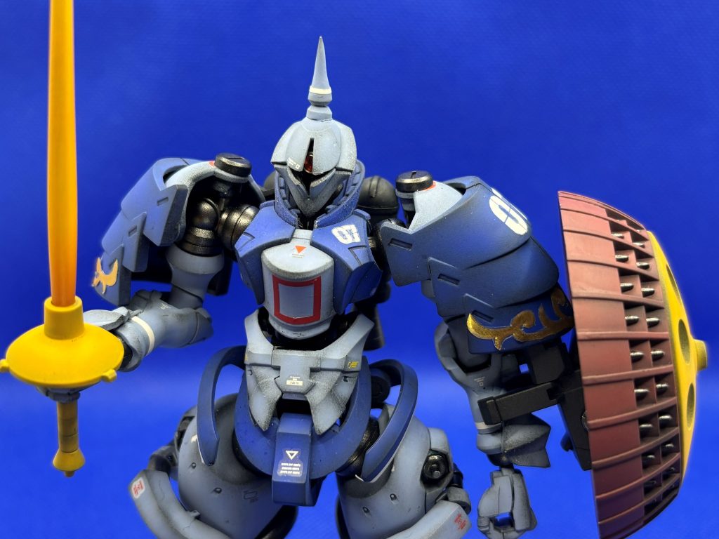 今回のオリジナルでオプションパーツセット ガンプラ 06に付属する肩アーマーが簡単に取り付け出来そうだったので加工して付け替え出来るようにしています