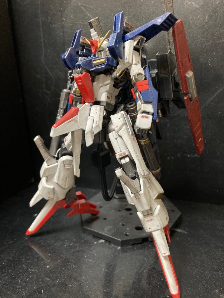ZZ REVIVE 可変開発室初のオリジナル可変機！当時は完全変形ができなくて差し替え変形でしたが、技術の向上により、完全変形に生まれ変わりました〜っ元機体はZZⅡ。ガンダムビルドファイターズトライに登場した機体です。今となっては幻のキット....！！