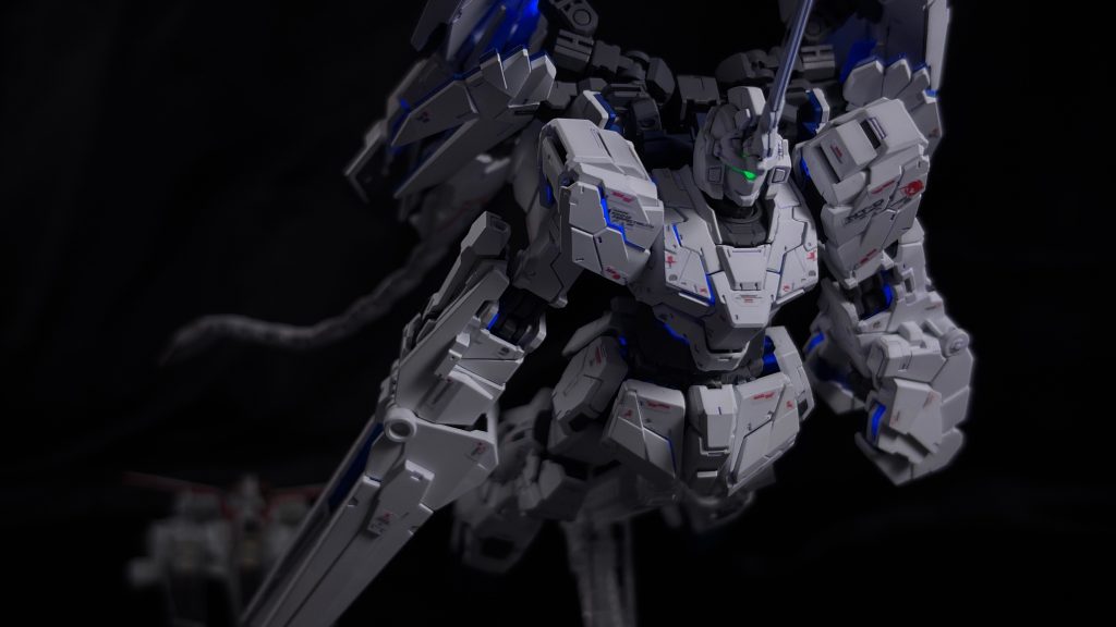 ユニコーンガンダムペルフェクティビリティ、発艦！！今回の作品のためにネェルアーガマのフィギュアを購入しました。