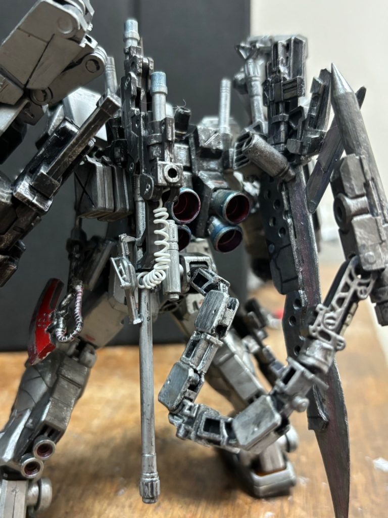 バックパック左側面にマウントできます。ちなみに左側面に対MS地雷を2個装備してます。&nbsp;