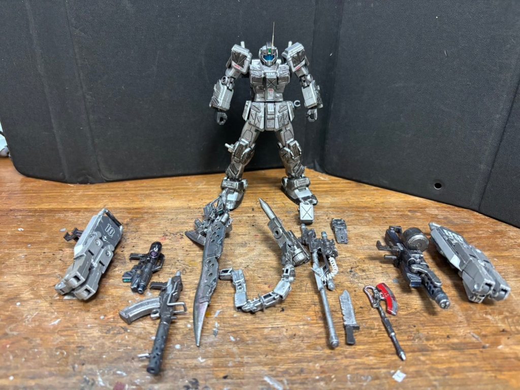 写真が多すぎて載せれなかった武器があって悔しいです泣追加で100mmマシンガンのロングマガジン、サプレッサー装備型とコールドナイフを、装備してます。後日ノーマルバージョンであげます。見てくれてありがとうございました。