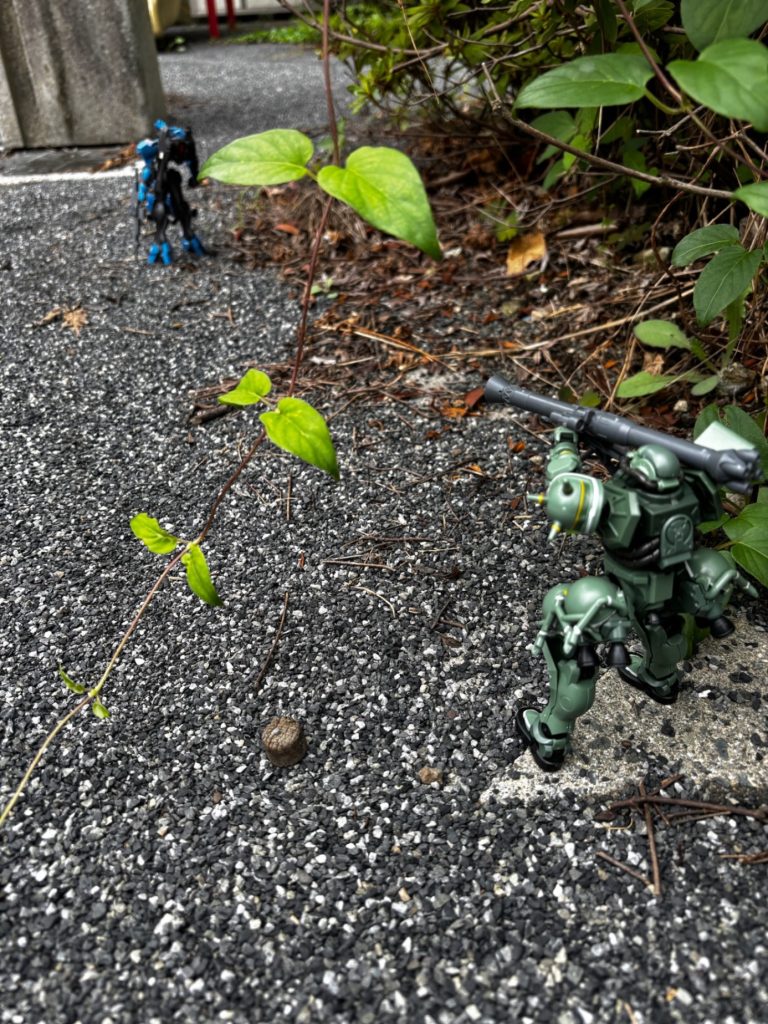 ガンプラ　ザク　ウィダール　戦闘–2枚目/制作者：Kuda mono