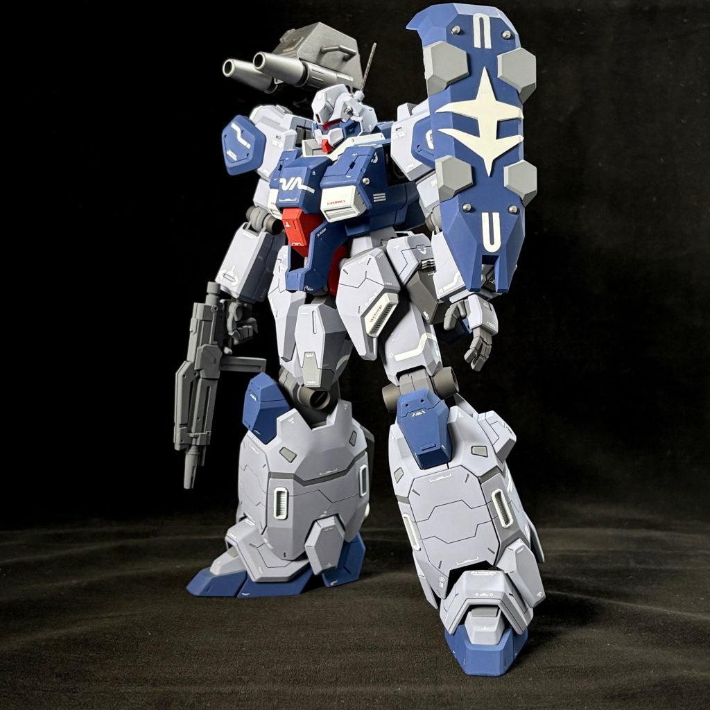 今回も大きな改造は行ってません、キャノン砲（ガンキャノンのあまり）とディテールアップパーツの取付がメインで、あとはスジボリを追加した程度です。