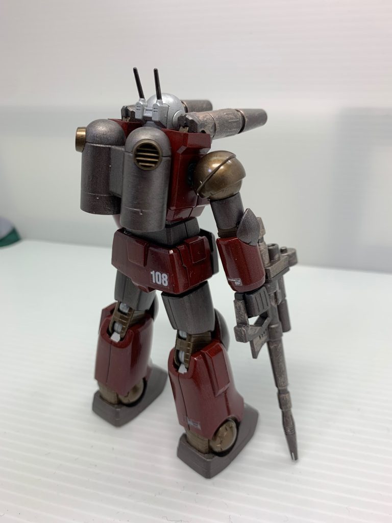 背部にも「108」のナンバリング。