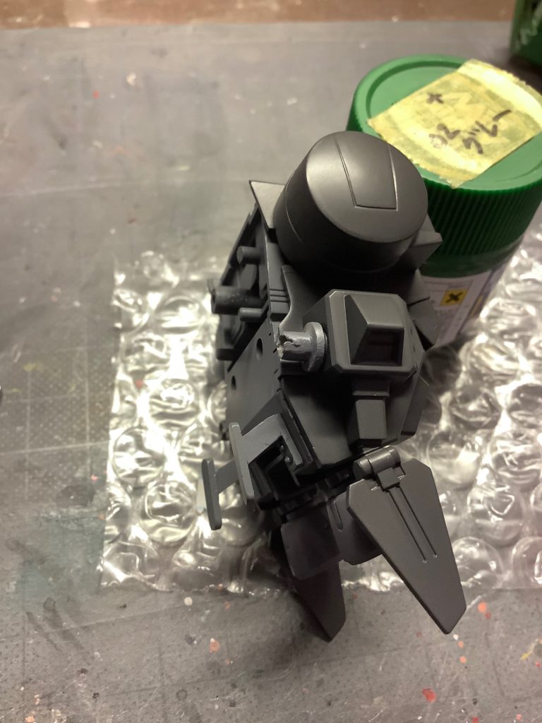 動力パイプ延長用パーツ取り付け､このパーツを噛ませることでキットのスプリングとポリパーツがそのまま使えます突っ張り棒も取り付け