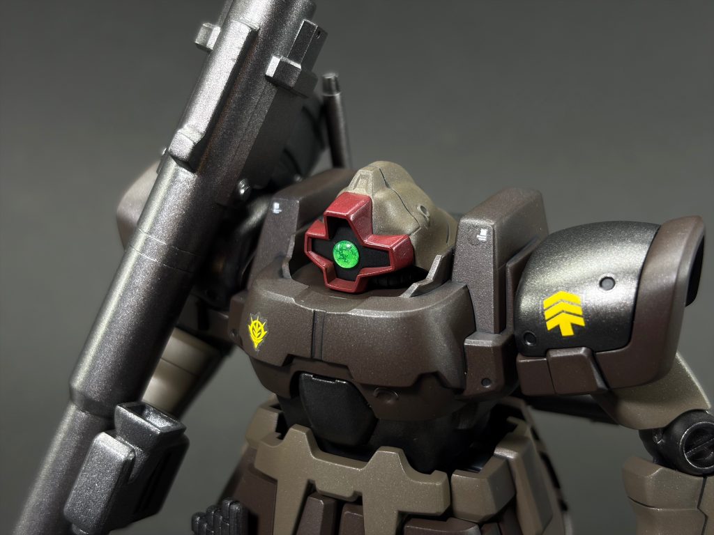 ノーマルのドムもデザートカラーに塗ってみたくなります。
