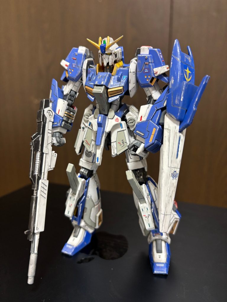 Zガンダムの背部の亀の甲羅のようなフライングアーマー部分はやめました。亀の甲羅がない方がすっきり見えるような気がします。
