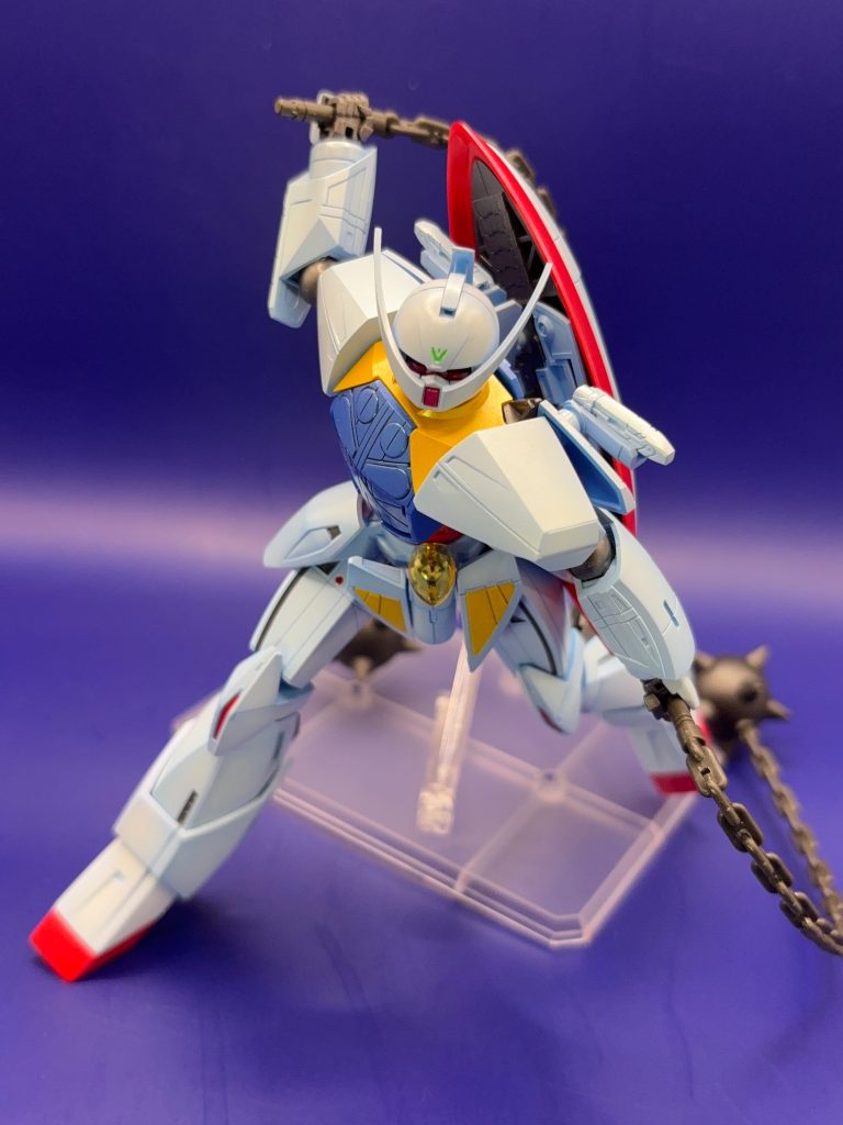 いい時代に作りました、ハンマー。ＲＧガンダムの武器セットから誕生したチェーンパーツの表現力、最高です。鎖の形状から遠いなんて意見もありますが、適度な保持力が振りかぶる時のハンマーの重さを巧みに表現してくれます。