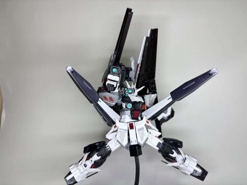 スナイパー機ということでスコープ！！いっぱい覗けます！量産型νガンダムをベースにしていますが締切が発売の1ヶ月を切っていたので大分突貫になりました。