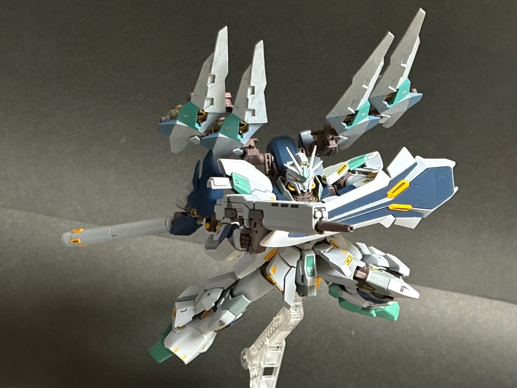 シールド　コイツも特に改造してませんがダクトは黄色にしてます。元キットでは、ダクト同じ色のはずなのに、わざわざパーツ分けされていてありがたい。