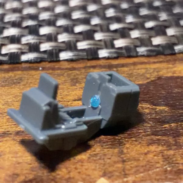 どうもがんもです、最近ヤマダ電機に行ってガンプラを見ていたら見つけたので即買いして作ることにしました。この前イオンで見つけたMGシェンロンも買っとけばよかったな､､､と思いながら作ってます笑始めてのMGなのでサイズ見て驚いてます。&nbsp;早く完成させてみなさんに見ていただけるよう頑張りますので楽しみにしておいてください。（3枚目）