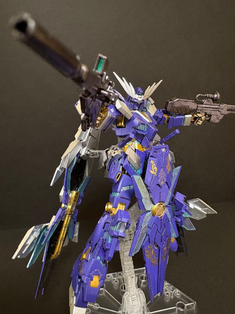 ゴールドとシルバーはガンダムマーカーを筆塗りでサイコフレームもガンダムマーカーホロブルーを筆塗り