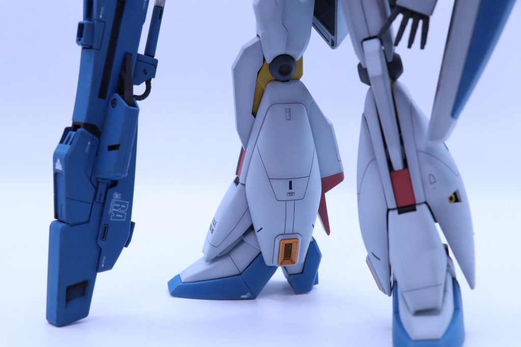 後頭部の形状を鎧兜のように加工してみました。