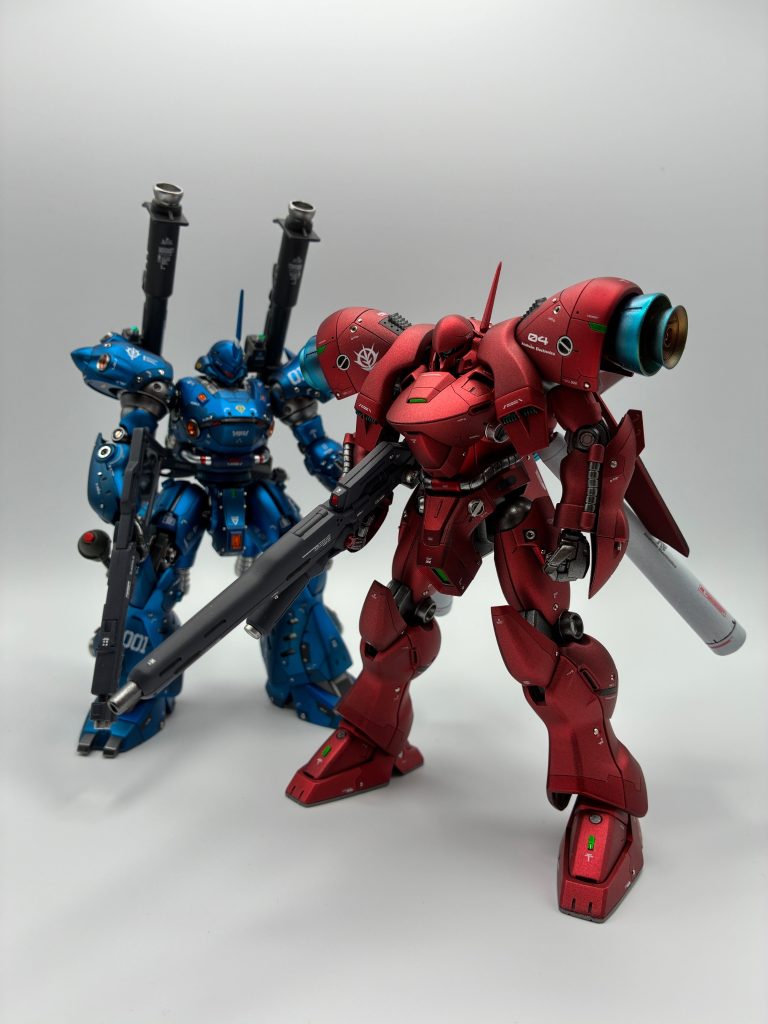 最後に以前制作したケンプファーとツーショットで！この写真が撮れたのもうれしかったです！最後まで見ていただき、ありがとうございました！地道にですが、制作は続けたいと思っています。これからもよろしくお願いします🙇‍♂️