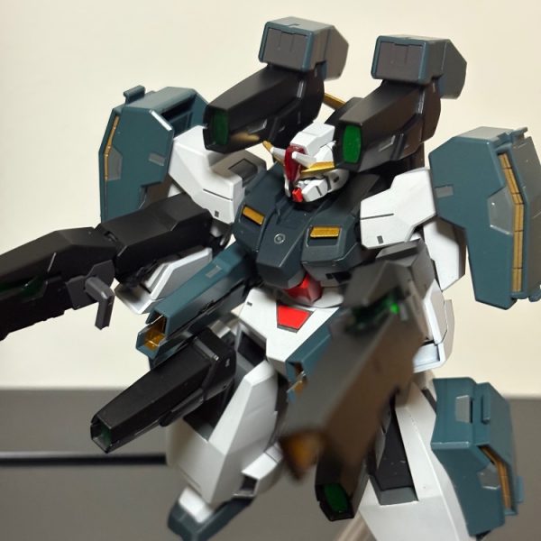 GN-008 セラヴィーガンダム GNHW/B