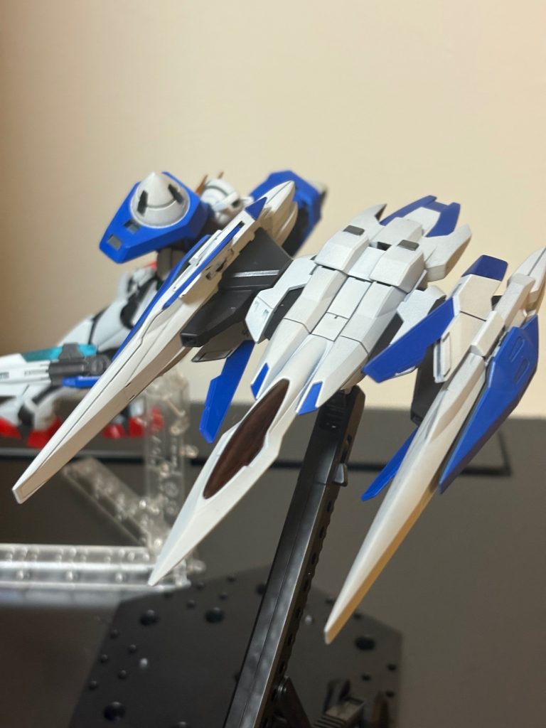 少しだけポージング。個人的にはGNソードⅡは単体で持たせているほうが好きですね。それでは「GNR-010　オーライザー」と合体させてダブルオーライザーの状態で見てみましょう。