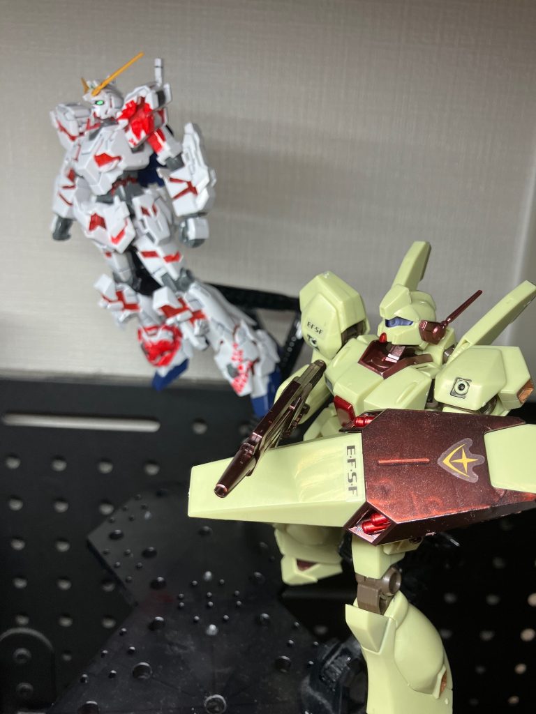 HGジェガン(ｱｸｼｽﾞｼｮｯｸｲﾒｰｼﾞｶﾗｰ)&HGお台場ﾕﾆｺｰﾝ(特別装飾)