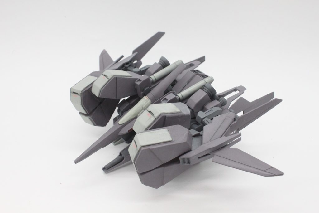 もちろん変形にも対応。ハイパービームサーベルは射撃に使えないらしいです。