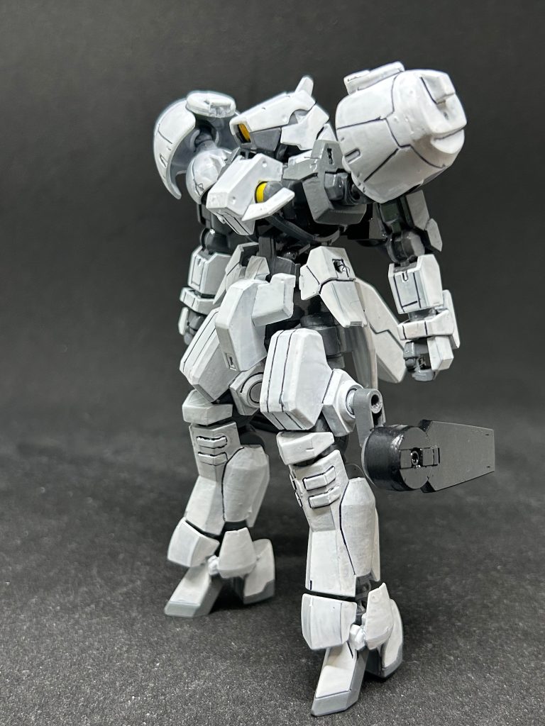 もしグシオンに乗らない昭弘が弟の形見のマンロディのパーツを自身が乗ってたグレイズに使用してたらという妄想の元で完成しました。