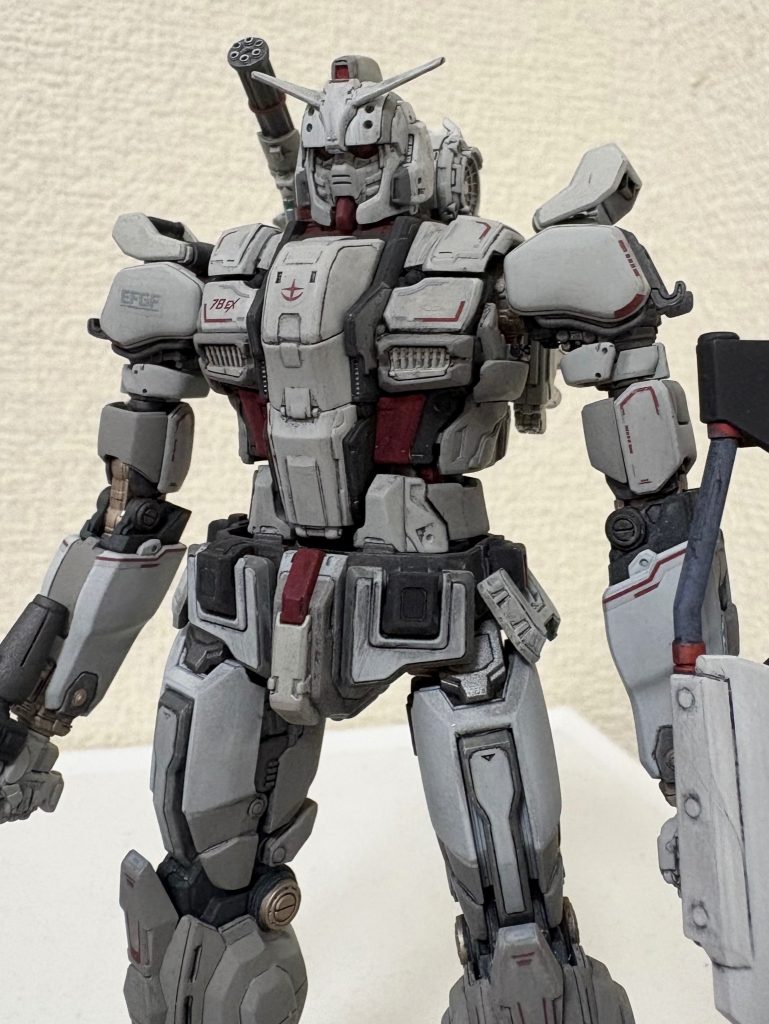 普段はマーキングシールを使わないのですがデカールもない様なデザインだったので使いました。久しぶりに使用しましたが精度も高く昔よりも薄くなっており目立たないのには進化を感じました