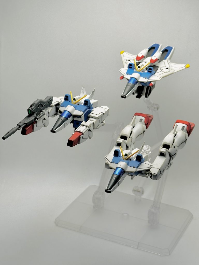 作品名：HGUC Vガンダム改造<p>トップ・ファイター、ボトム・ファイター、コア・ブースタースタンドの接続アタッチメントを自作してディスプレイ出来るようにしました</p>

