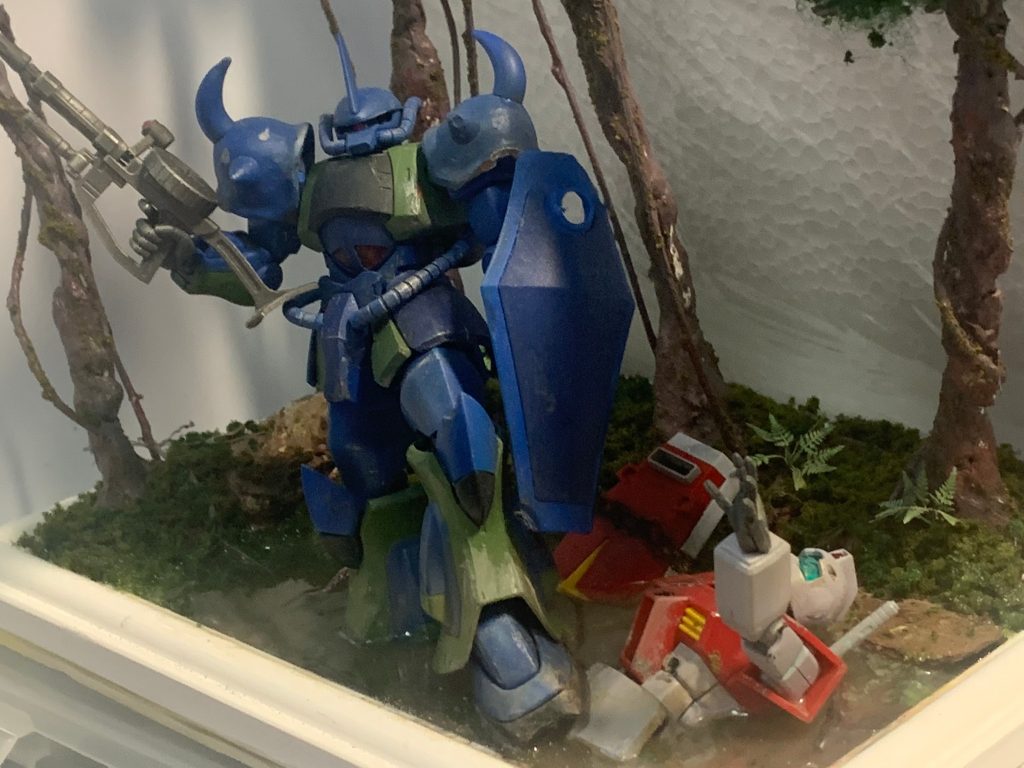 ガトーのパーソナルカラーである緑と青。グフは元々青いのでそこまで違和感は無いのかな？　と思っていたのですが、ん？と思うことも……