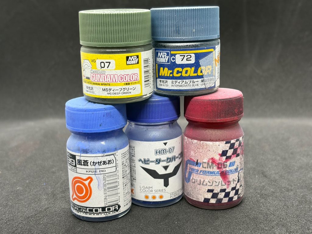 今回使った塗料。そろそろクリムゾンレッドの残がヤバい