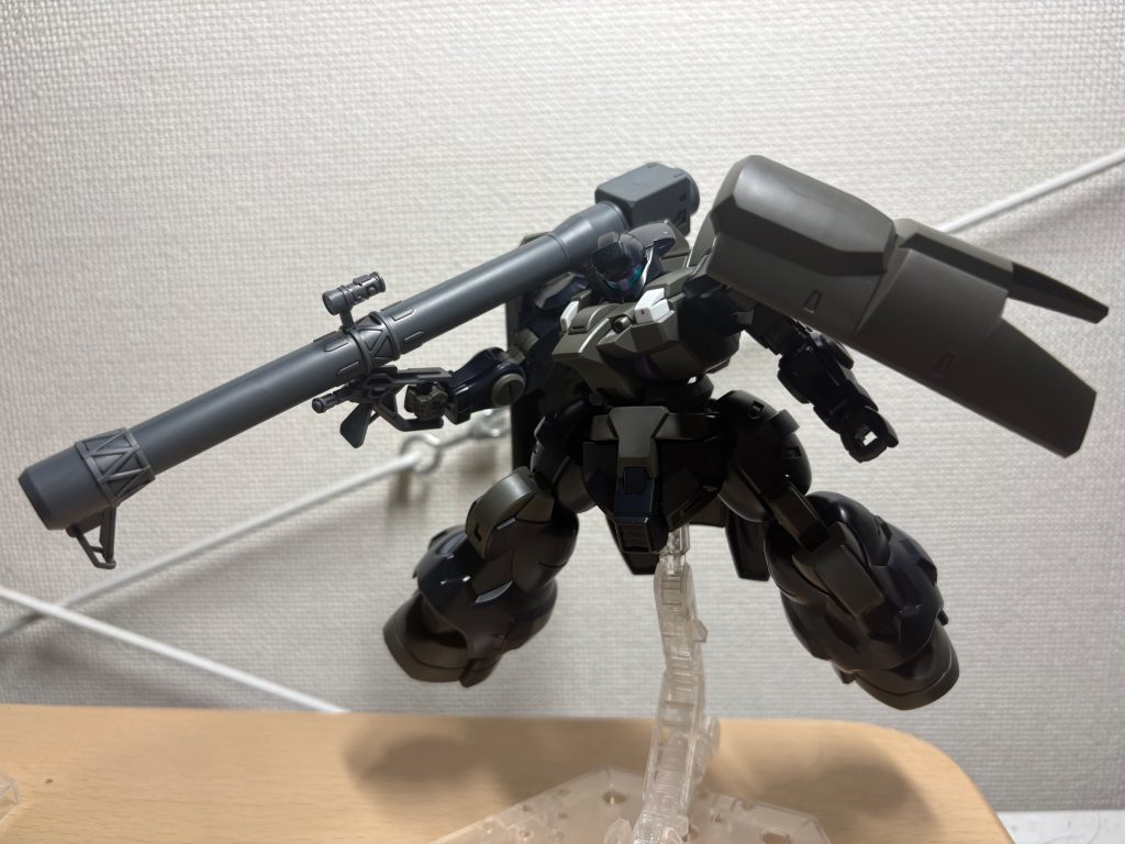 やっぱりデカい銃器持たせたいなってことで、GQドムからジャイアントバズを拝借。