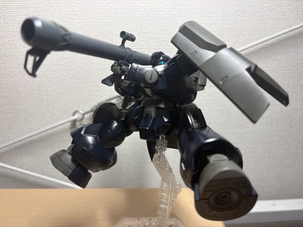 このバズ、グリップの可動が凄くて、このディランザでも余裕の両手持ちでした。