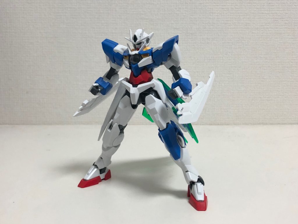 塗装前の写真。&nbsp;因みにパッと見でも分かる通り、右膝アーマー以外は全てクアンタとAGE-1レイザーのパーツのみ使っています。