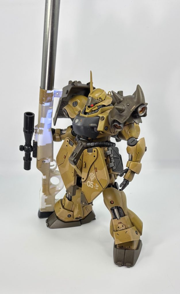 ツノ付きバージョン。長物持たせたかったけど持ってないので子供がクレーンゲームで取ってきたライフル型ボールペンで代用。