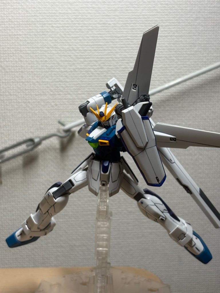 GXってオールガンダムプロジェクト以降のキットでしたよね？　違いましたっけ？　股関節がボールジョイントでビビった！　最近出たレオパルドもそうだったみたいですが。肘も90度ぐらいしか曲がりませんが、ギリギリ抜刀ポーズはできます