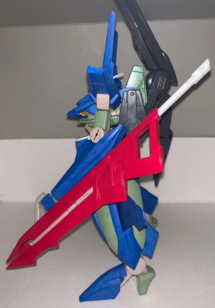 左側です自分専用機のイメージで作ったので、左側に武器がきてます