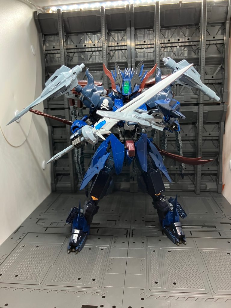 宝剣　銀牙と組み合わせた二刀流戦法で立ちはだかる無数の敵機体を切り裂き破壊する