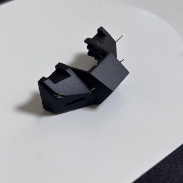 MGフルアーマーZZ verカトキにHGUC ZZを寄せて行こうの第27週（〜8/28）です。胸の突起を取り付けるために0.3mmの真鍮線通す穴空けました。お盆までになんとかーと思って本体はとりあえず塗り上がりましたがあれこれ気になる点が😇バックパックはミサイルポッドの工作がまだなのでまだまだかかりそう😭でも色付けるとモチベ上がりますね。完走までもう少し。頑張ります😆（2枚目）