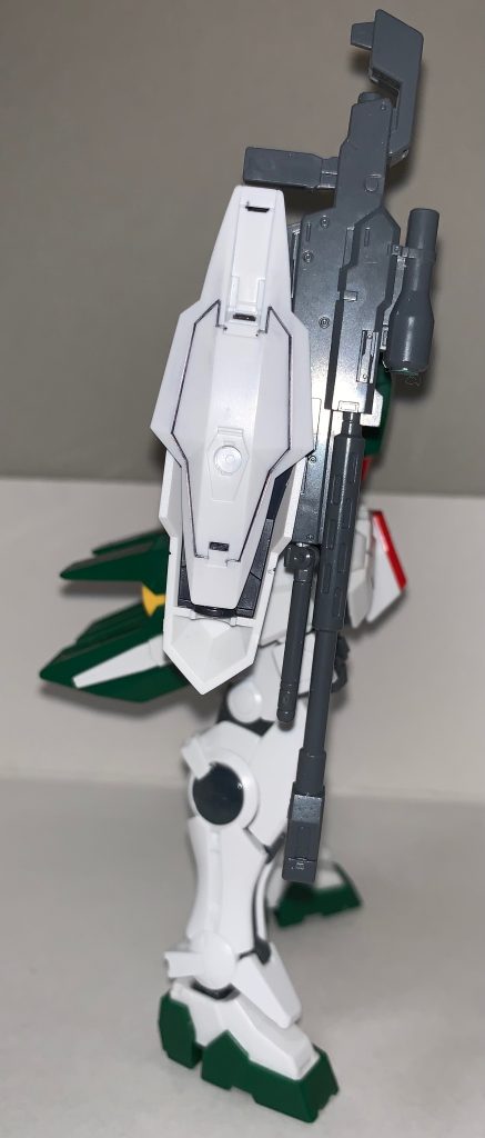右側です肩に追加武装をつけただけなので大幅に変わってはいませんね