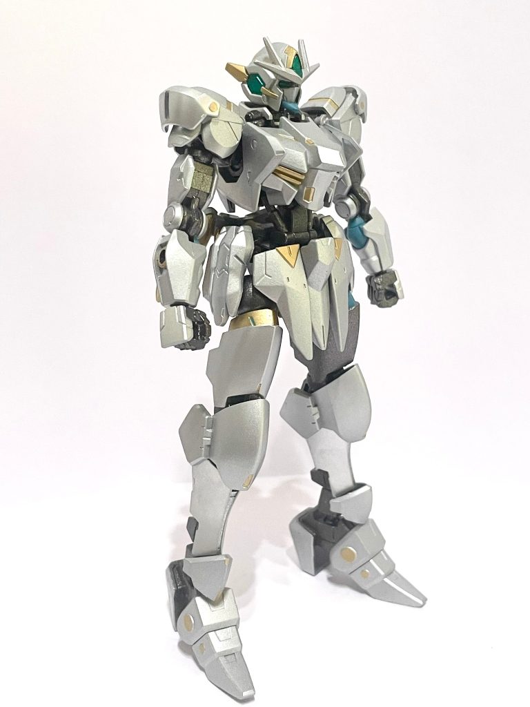 厄祭戦末期、戦局の打開を目的として開発されたガンダム・フレーム採用型モビルスーツ。「ガウェイン」の名は、古きブリテンの伝承に登場する円卓の騎士に由来する。