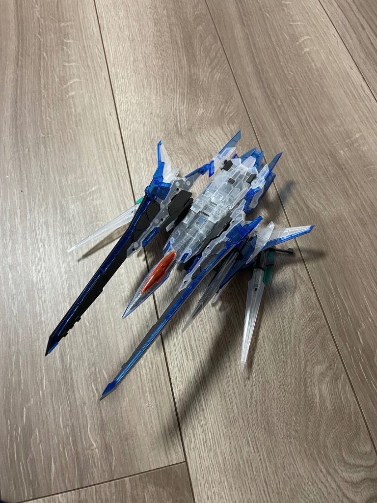 写真ライブラリにたまたま転がっていた塗装前ザンライザーダブルオーは無かったよ...(泣)