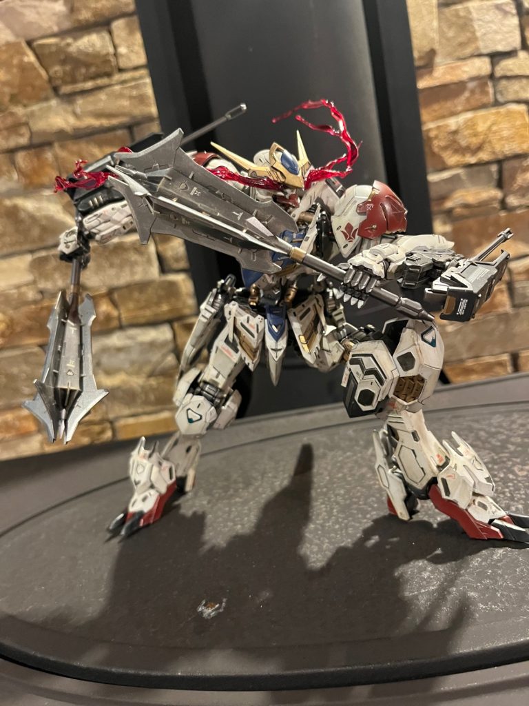 お次は小型メイスでポージング！この小型メイスはハシュマル戦でもしっかり活躍していましたね( ´>▽<` )ゞ
