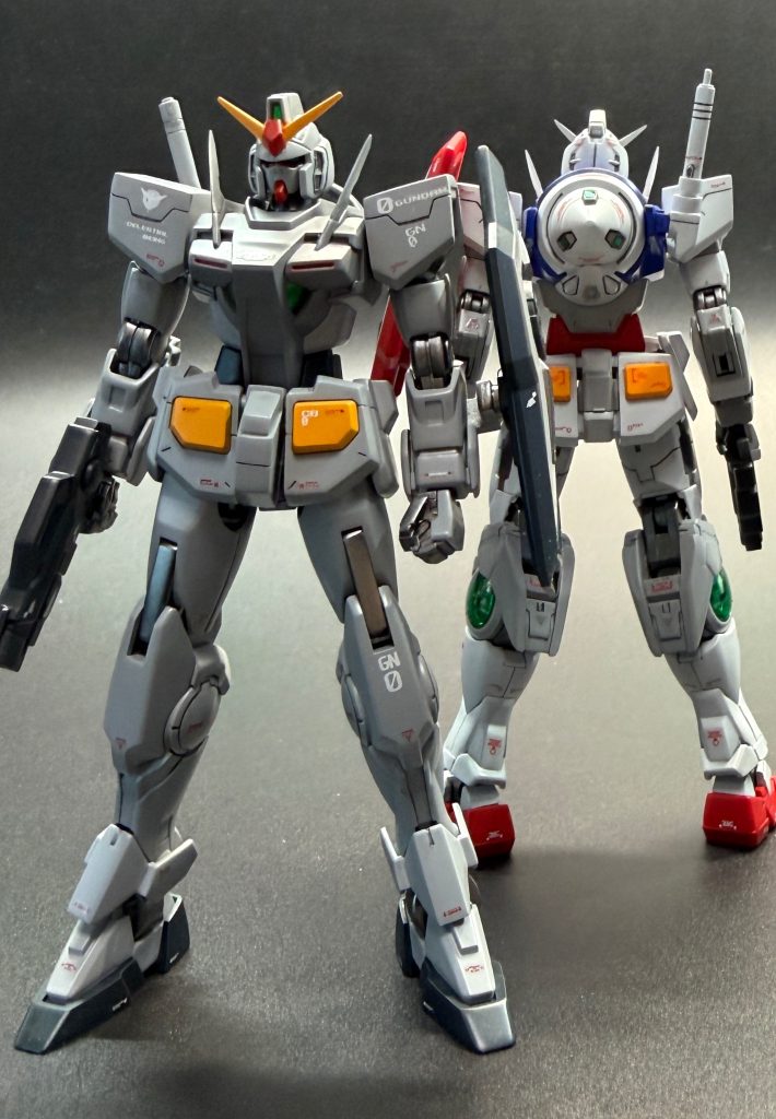 Oガンダム 初期型と後期型–2枚目/制作者：studyING