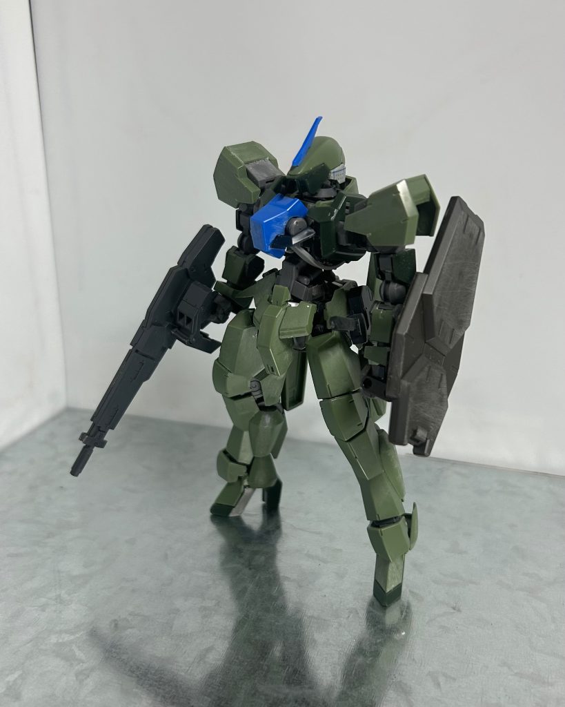 制作工程です。グレイズのデザインは素晴らしいと思うのです。なので、それを活かせる方向性で作っていこうと思いました。