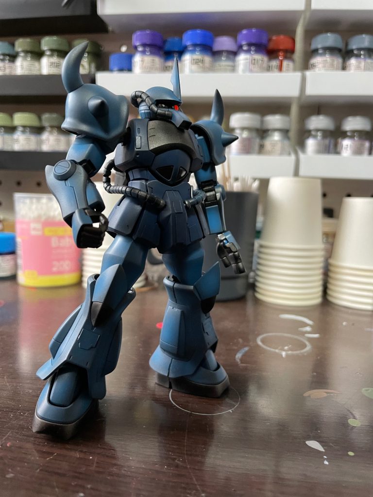 こちらのグフは、黒立ち上げで作りました。グフってめちゃくちゃカッコいいんだけど、カッコよく作るには、難しいですよねー