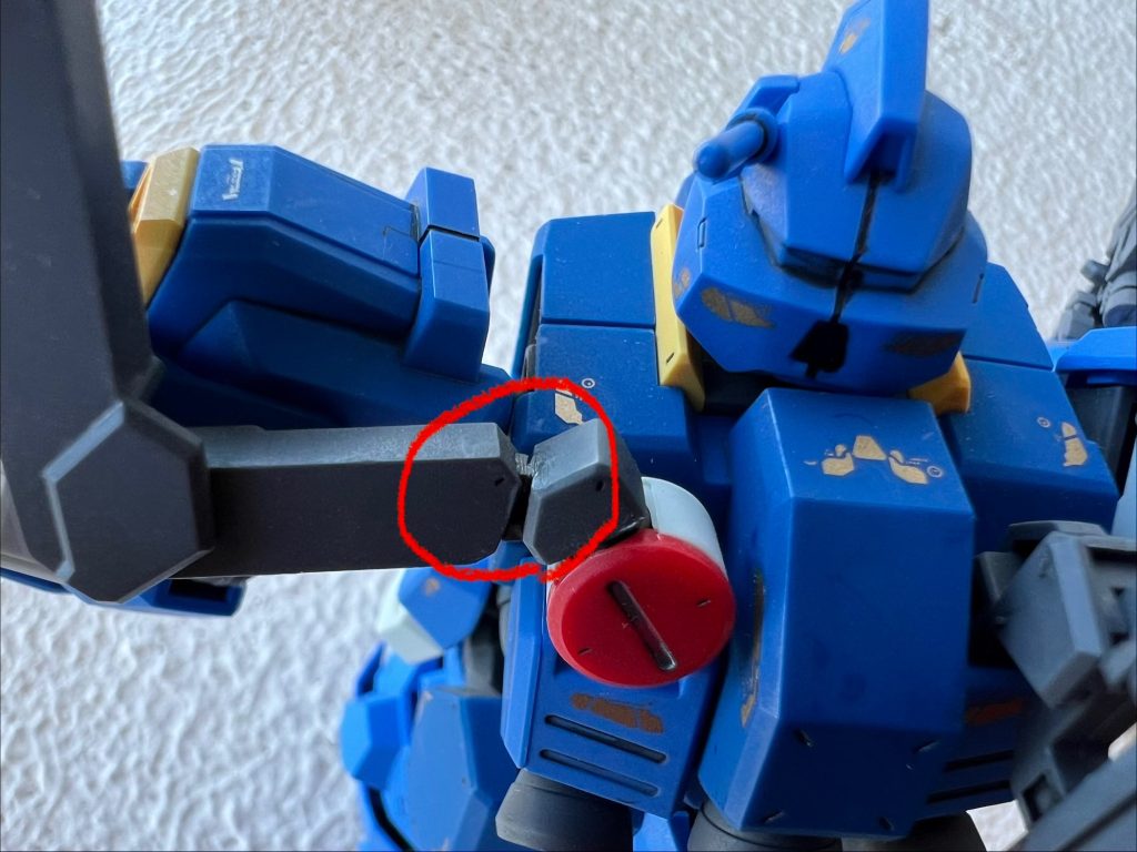 ブンドドしてたらシールドのアームの付け根が折れてしまいました。皆さんもご注意下さい。