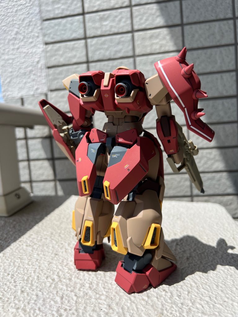 ガンスタを始めるに当たりマンションでの撮影場所を検討した結果、やっぱり自然光が一番キレイに撮影出来るのではないかと考えベランダの塀(幅が50cmもあります)で撮影を始めました。