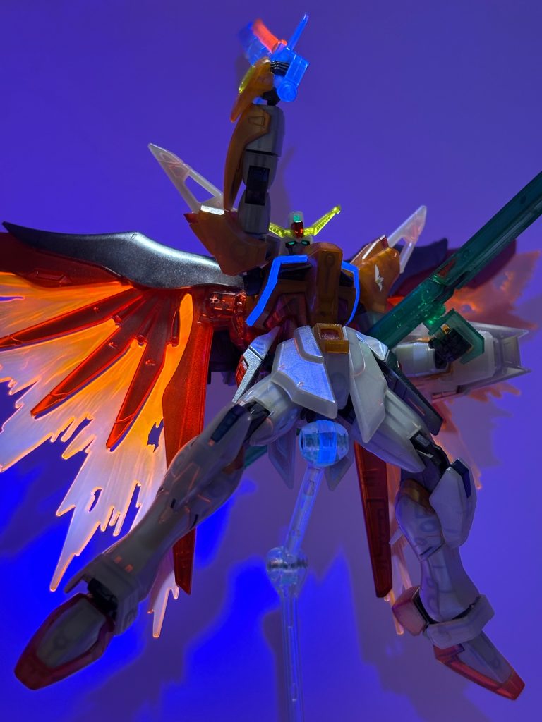 いかがでしたか？デスティニーガンダムずっと欲しかった機体でした。組みやすくてアクションも決まってなかなかの名キットです✨今回クリアキットを作る上でのシュミレーションで作りました。練習とは言え、思いつくことは全てやりました😤👍この他にあと2体クリアな子達を入手したので、また時間ある時に制作してお披露目したいと思います✨本命は9月の連休かなぁwそれまではちょこちょこ何かしらアップします💪最後までご覧いただきありがとうございました(gundam-kao6)また、次回の作品で👋