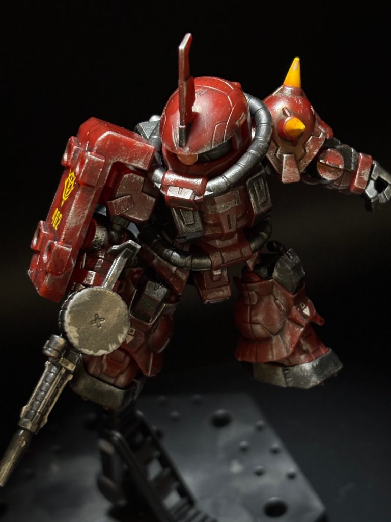 射撃ポーズ✨武装はデフォルトでザクマシンガンが付いてました(zaku-kao6)