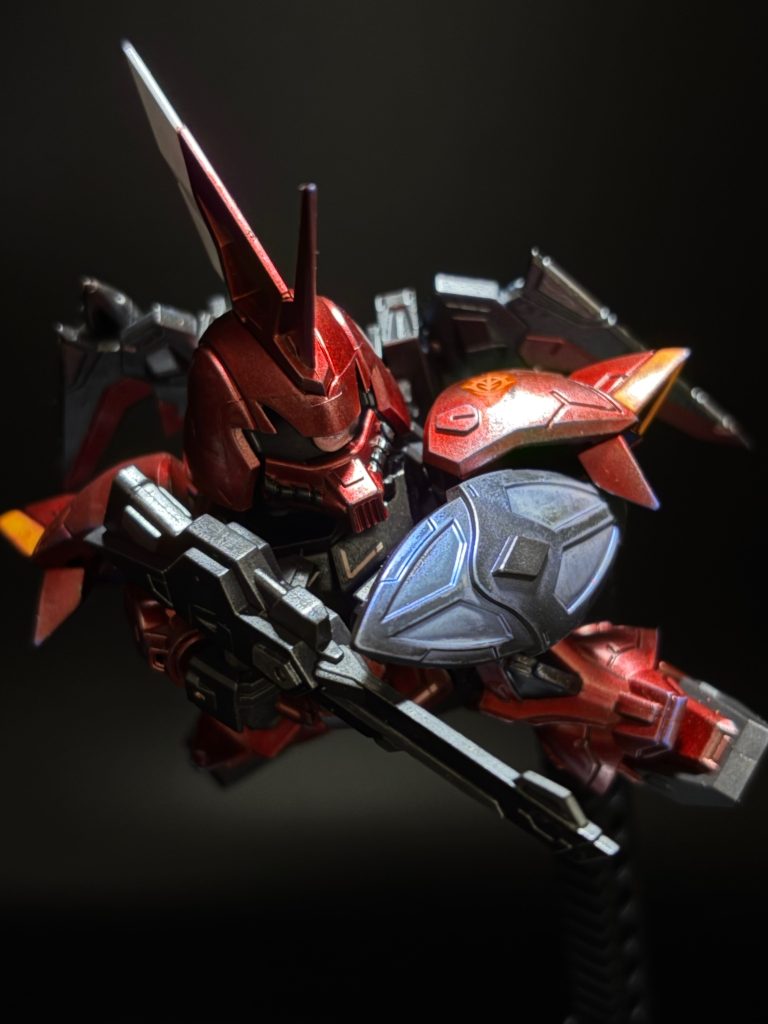 一撃で沈めてやるさ❗️ボレロAに懸架していたレールガンはこのキットでは持ち手がついていなかったので、テキトーにランナーを切って持ち手を追加しました(gundam-kao6)両手撃ちはさすがに無理ですけど、アングルで誤魔化します😏✨