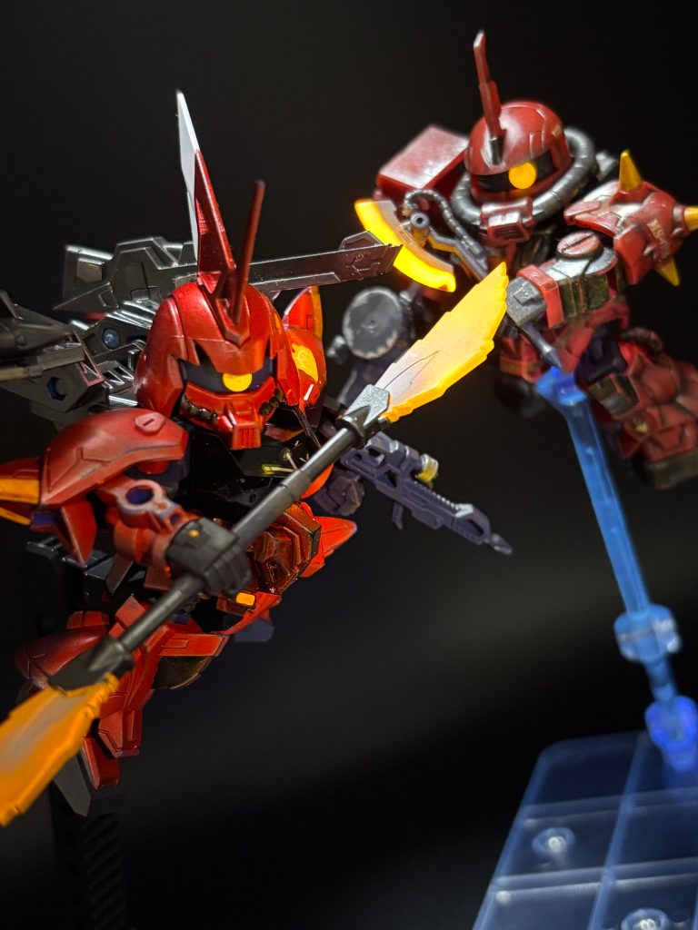 今回大人サイズの？（HGCE）ゲルググメナースが我が家にはいないので、前回の高機動ｼﾞｬﾅｲザクに来てもらいました✨夢の共演(zaku-kao2)