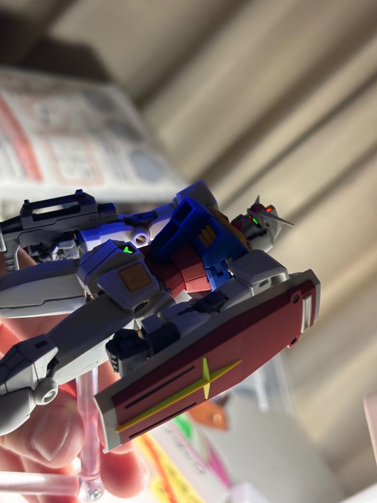 ちなみに蛍光カラーで塗装したので一部分は光ります