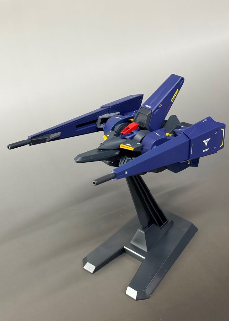 モビルアーマー形態を考えてシールドバインダーのデカールは横向きに。